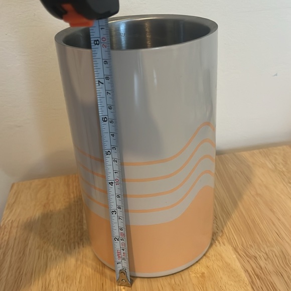 Metal Bottle chilling bucket - Picture 2 of 5